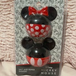 Disney Mickey & Minnie Salt & Pepper Shaker BRAND NEW